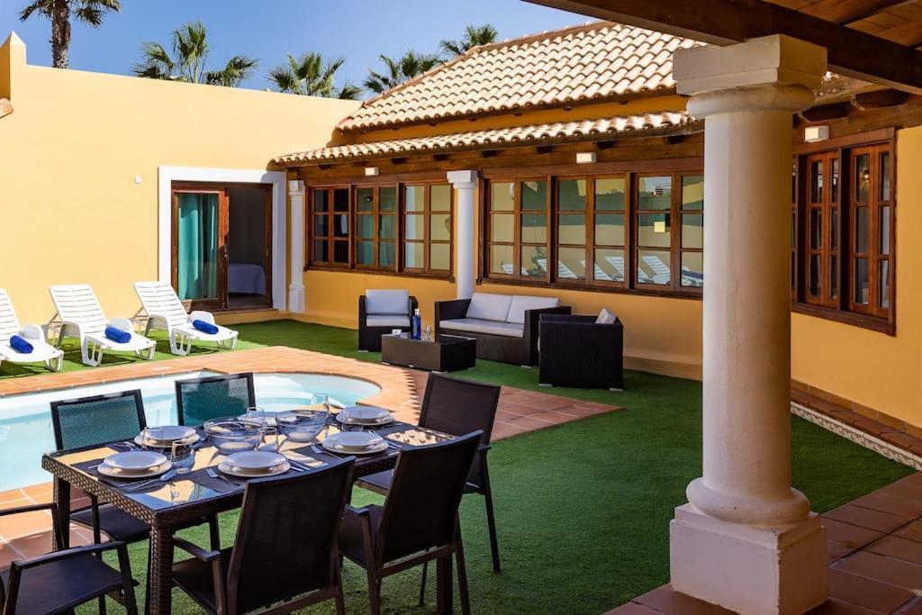 Villa Helen - Heated Pool Wifi Smarttv Barbecue Corralejo Exterior foto