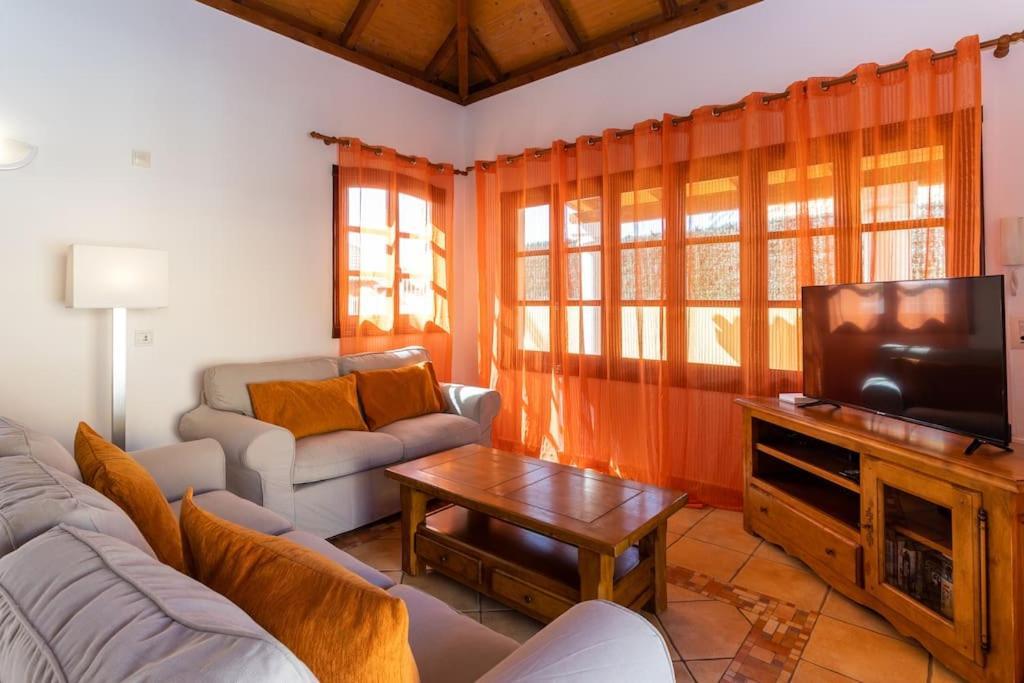 Villa Helen - Heated Pool Wifi Smarttv Barbecue Corralejo Exterior foto